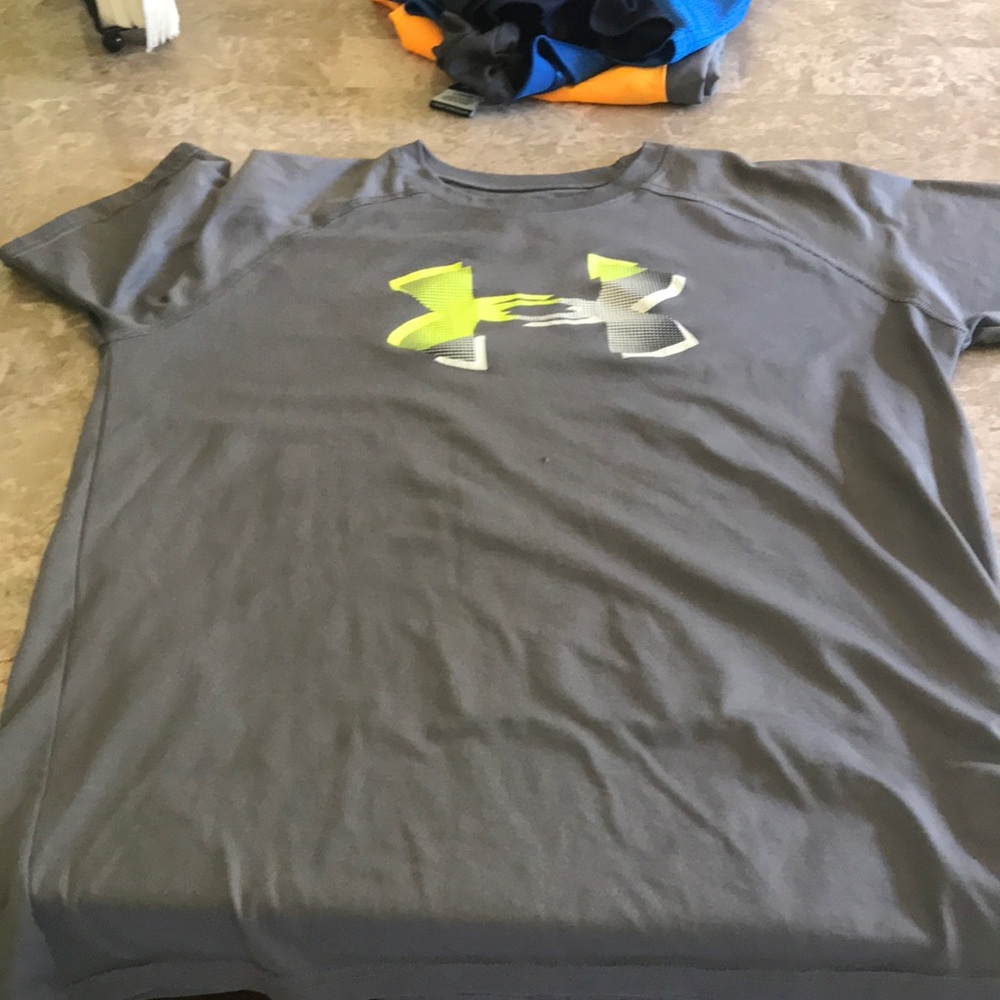 Underarmour shirt